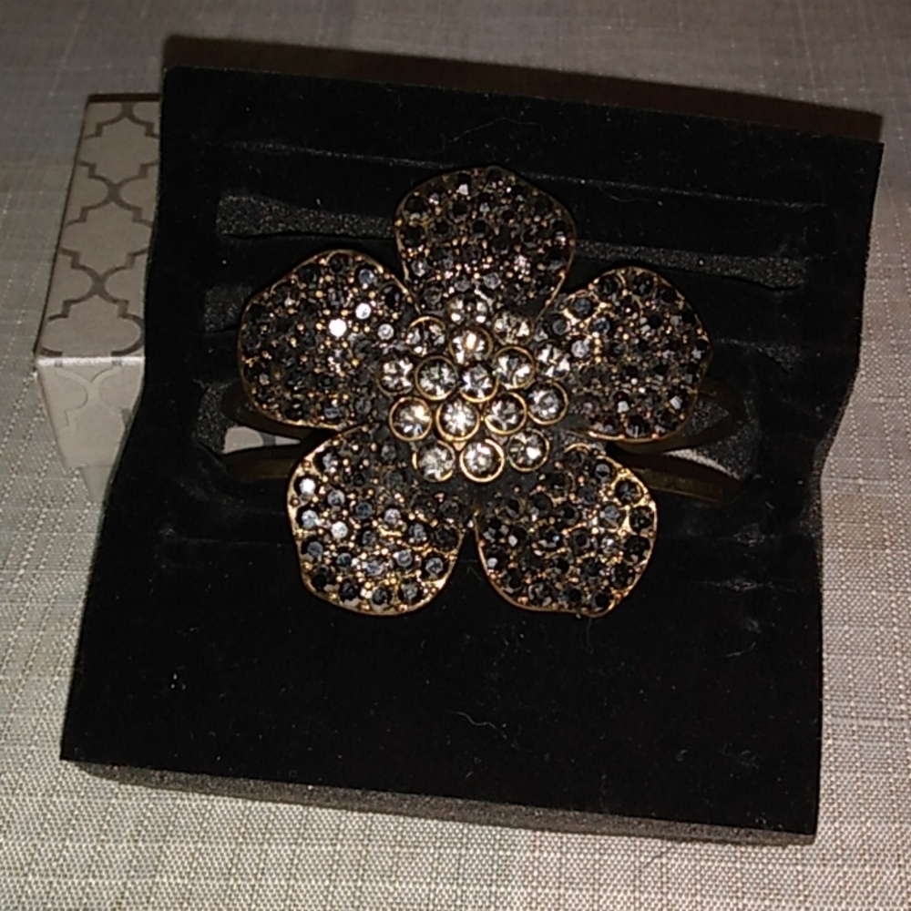 Flower bracelet